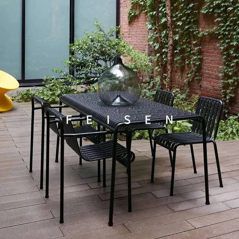 Coffee Tea Gardens - Kursi Besi, Meja Modern, dan Kedai