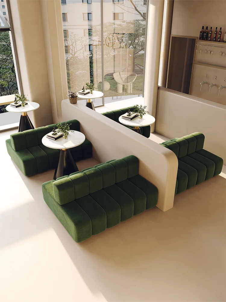 Sofa berbaris lurus dua sisi b - Coffee Tea Lounge ulasan dan harga