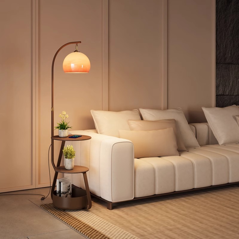 Lampu lantai, meja samping tem - Coffee & Tea Restaurant ulasan dan harga